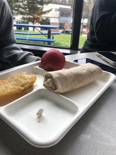 A students lunch at U-32 (Margo Cannella, U-32 Chronicle)